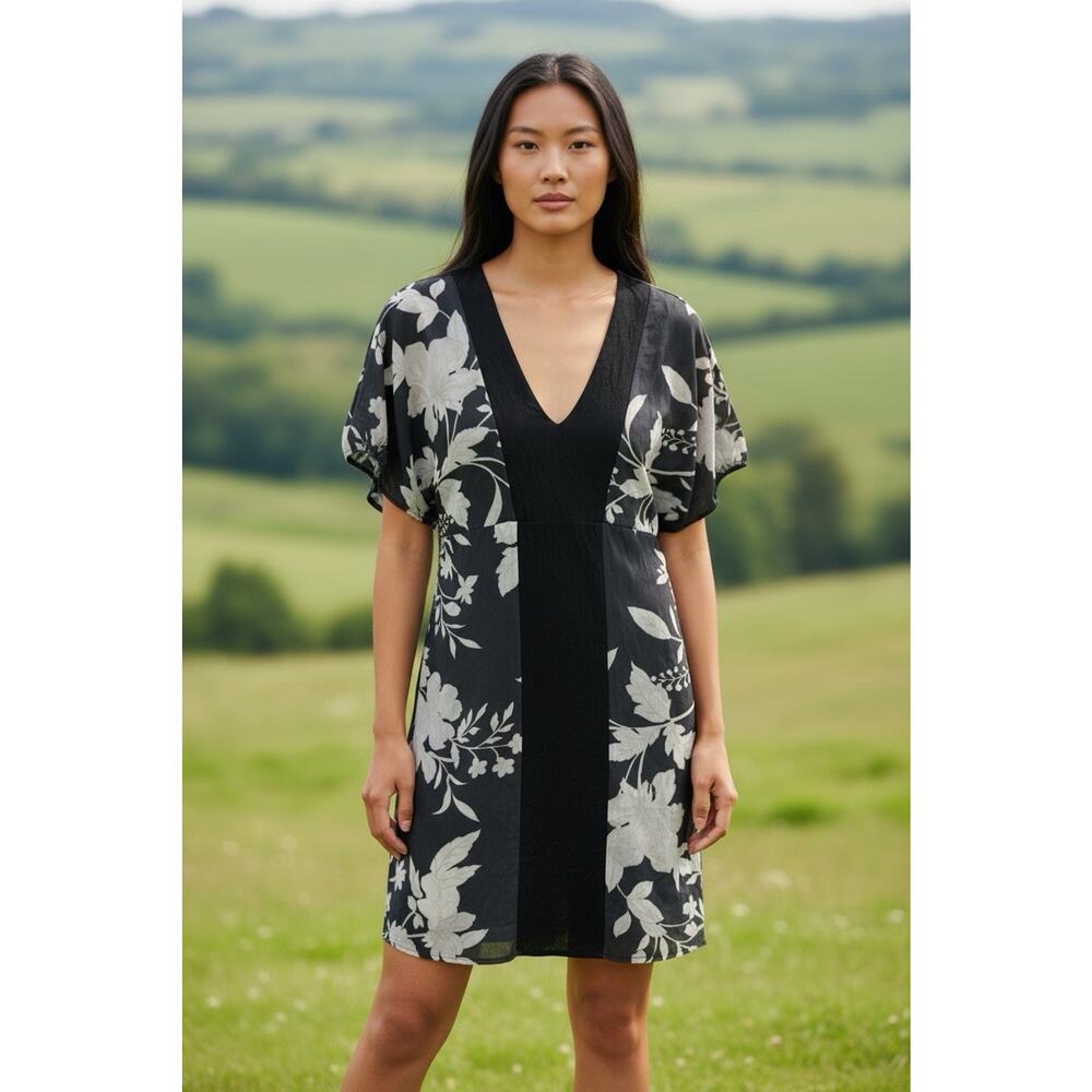 Sweet Pea by Stacy Frati Women Midi Dress Olive Green Floral Size M V-Neck